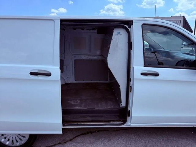 2022 Mercedes-Benz Metris Base
