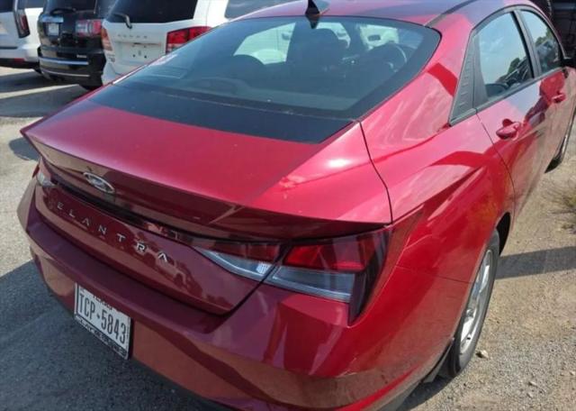 2023 Hyundai Elantra SE