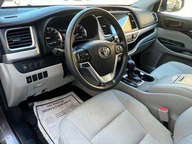 2019 Toyota Highlander LE