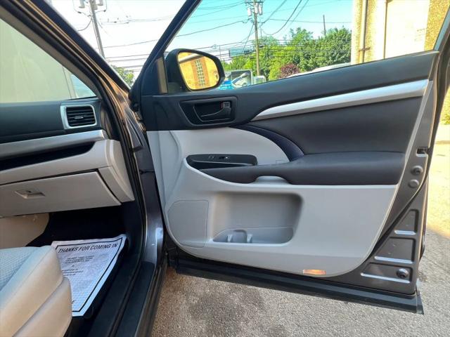 2019 Toyota Highlander LE