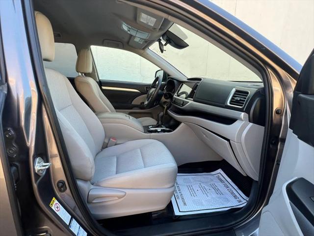 2019 Toyota Highlander LE