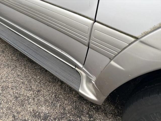 2001 Toyota Land Cruiser Base