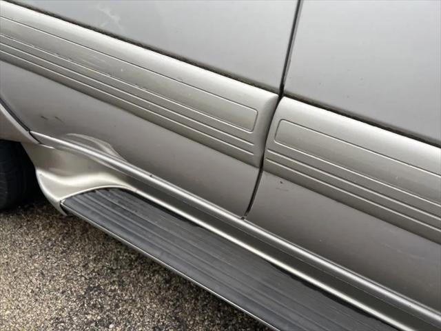 2001 Toyota Land Cruiser Base
