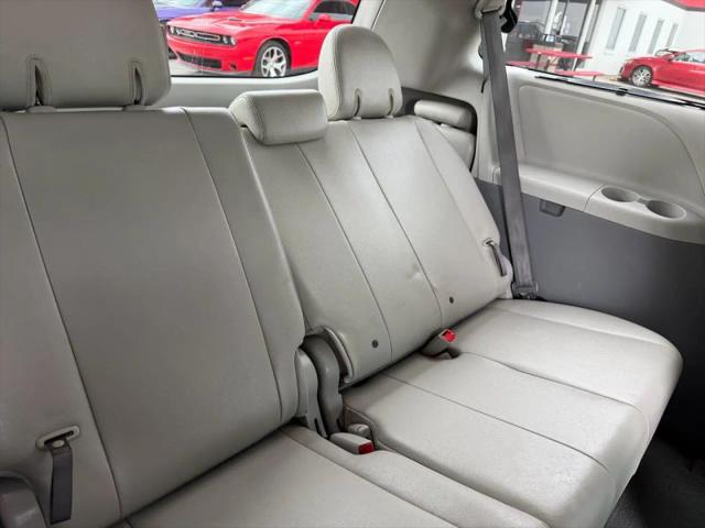 2011 Toyota Sienna XLE V6