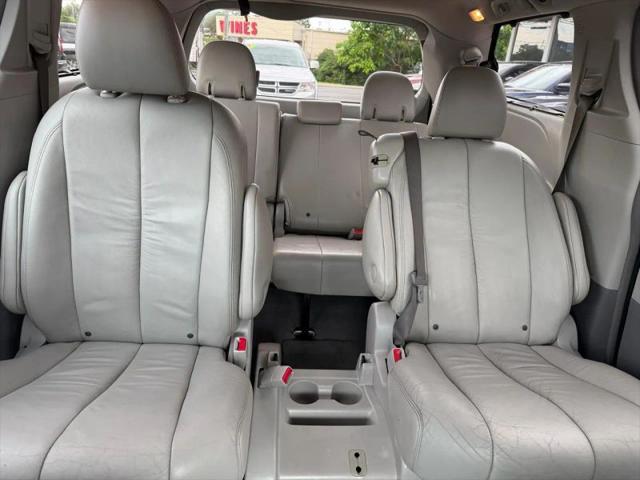 2011 Toyota Sienna XLE V6