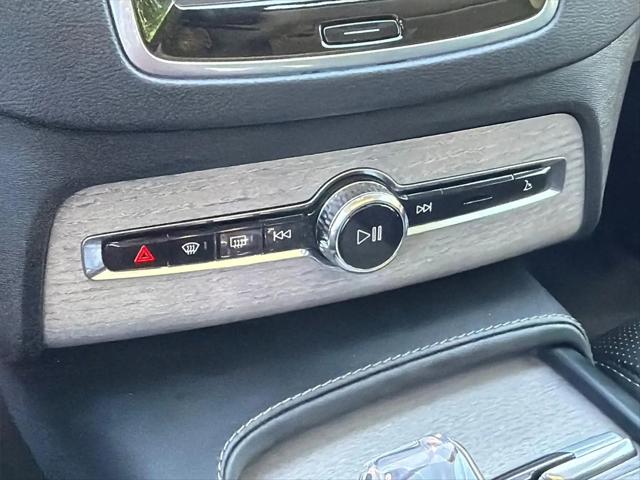 2024 Volvo XC90 B6 Ultimate Bright Theme 7-Seater