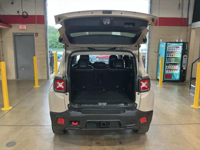 2017 Jeep Renegade Deserthawk 4x4