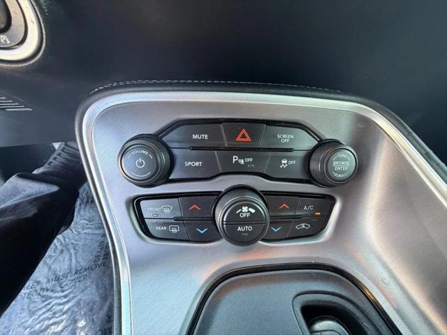 2022 Dodge Challenger SXT