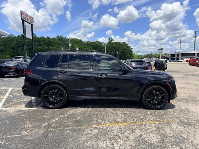 2023 BMW X7 M60i
