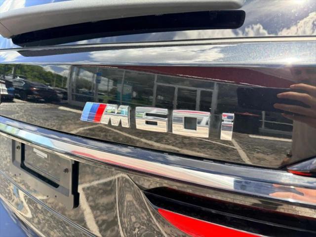 2023 BMW X7 M60i