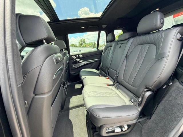 2023 BMW X7 M60i
