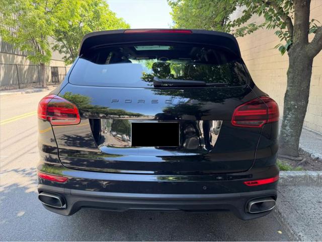 2017 Porsche Cayenne Platinum Edition