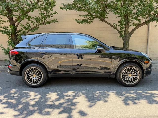 2017 Porsche Cayenne Platinum Edition