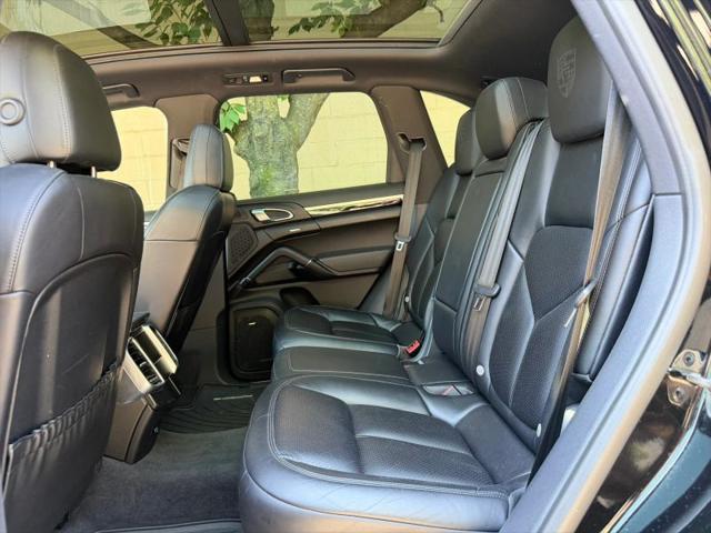 2017 Porsche Cayenne Platinum Edition