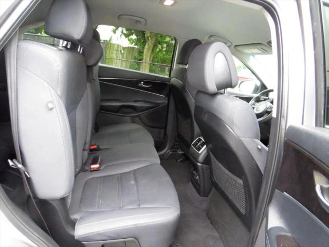 2016 Kia Sorento 3.3L LX