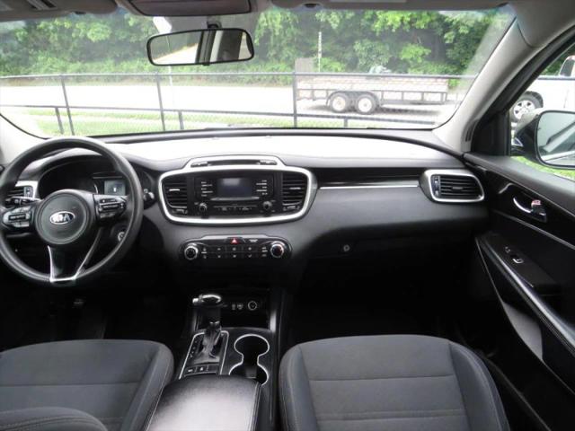 2016 Kia Sorento 3.3L LX