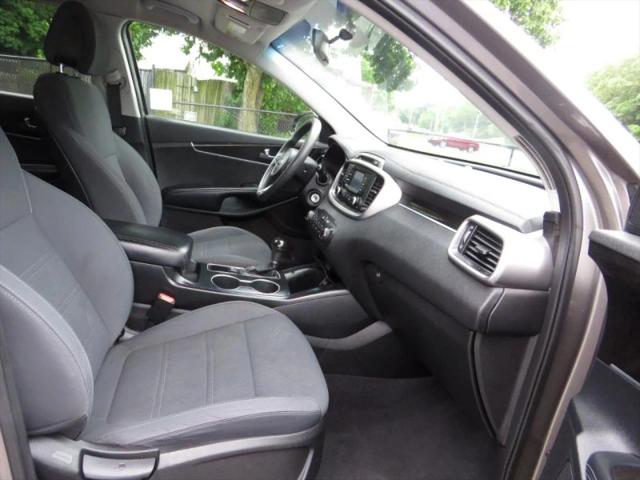 2016 Kia Sorento 3.3L LX