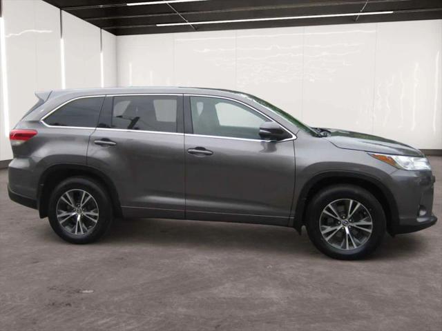 2017 Toyota Highlander LE