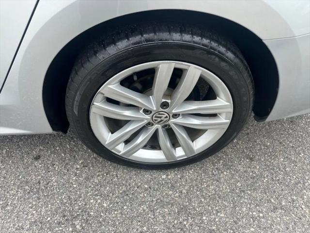 2018 Volkswagen Passat 3.6L V6 SEL Premium