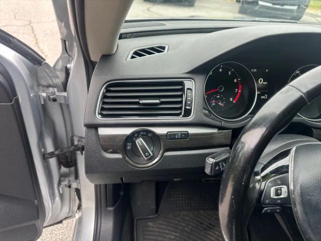 2018 Volkswagen Passat 3.6L V6 SEL Premium