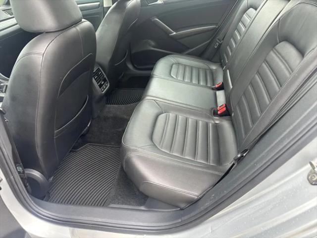 2018 Volkswagen Passat 3.6L V6 SEL Premium