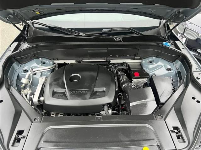 2021 Volvo XC90 T6 Momentum 7 Passenger