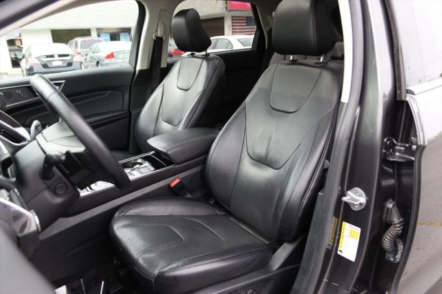 2020 Ford Edge Titanium