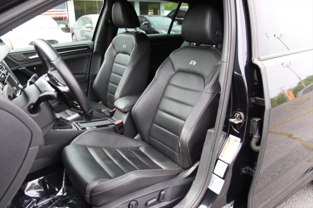 2017 Volkswagen Golf R 4-Door w/DCC & Navigation