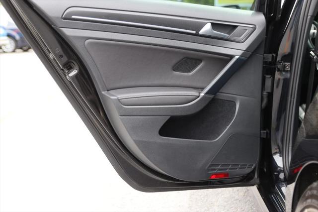 2017 Volkswagen Golf R 4-Door w/DCC & Navigation