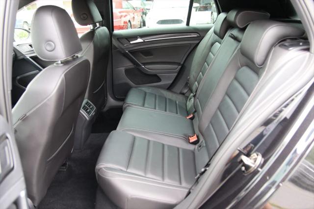 2017 Volkswagen Golf R 4-Door w/DCC & Navigation