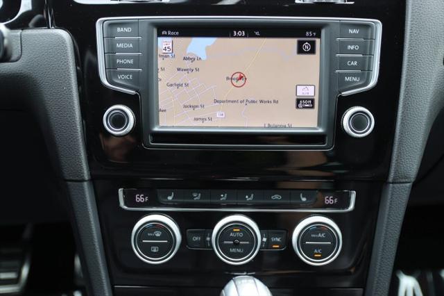 2017 Volkswagen Golf R 4-Door w/DCC & Navigation