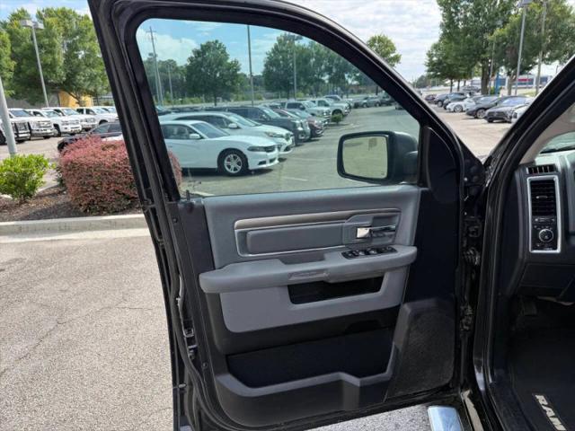 2017 Ram 1500 Lone Star Crew Cab 4x4 5'7" Box