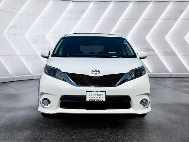 2012 Toyota Sienna SE 8 Passenger