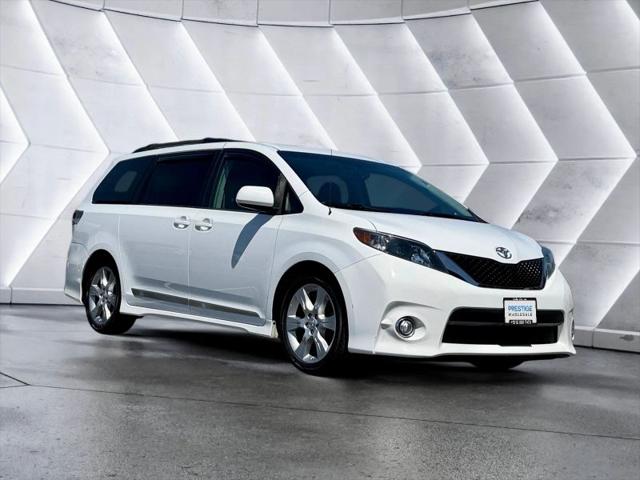 2012 Toyota Sienna SE 8 Passenger