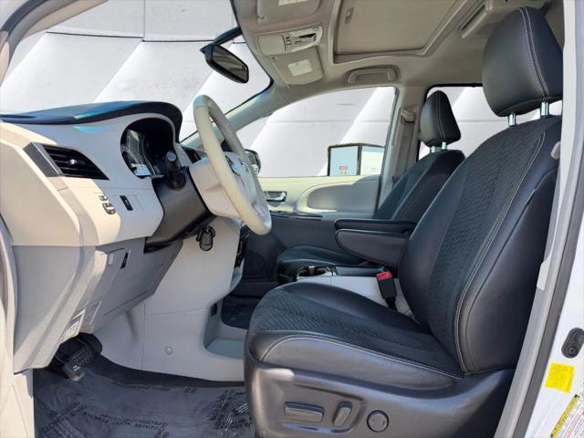 2012 Toyota Sienna SE 8 Passenger