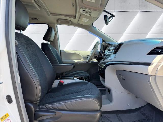 2012 Toyota Sienna SE 8 Passenger