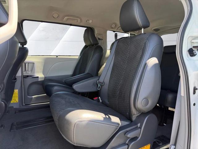 2012 Toyota Sienna SE 8 Passenger