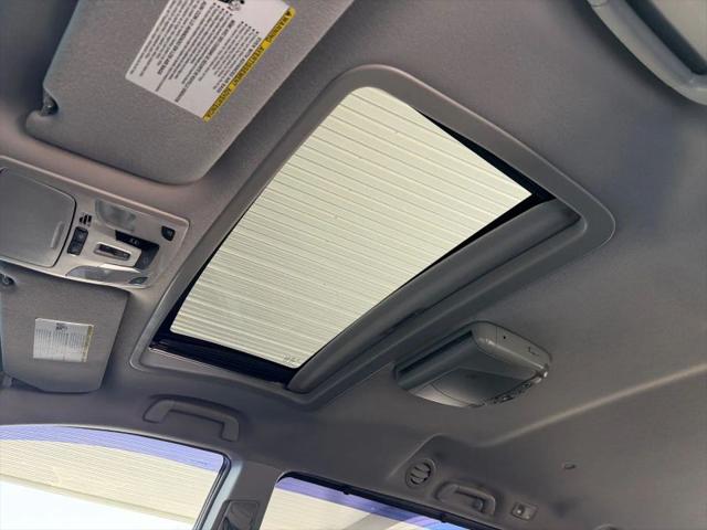 2012 Toyota Sienna SE 8 Passenger