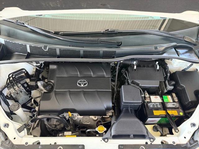 2012 Toyota Sienna SE 8 Passenger