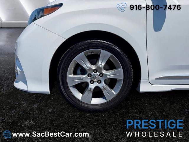 2012 Toyota Sienna SE 8 Passenger