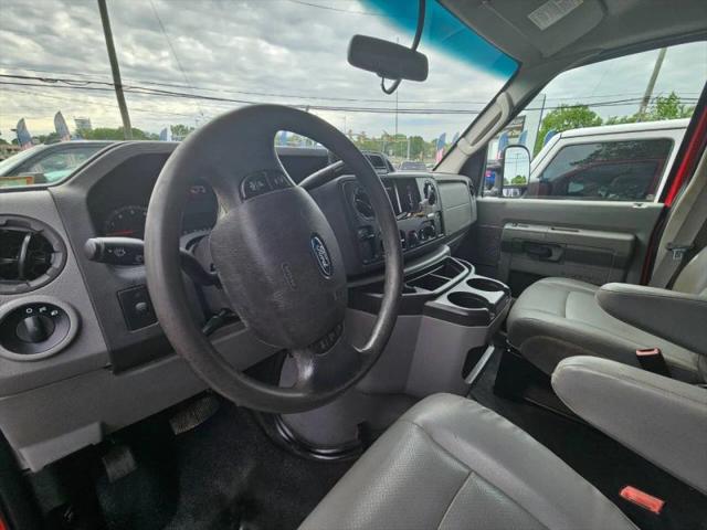 2014 Ford E-350 Super Duty Commercial