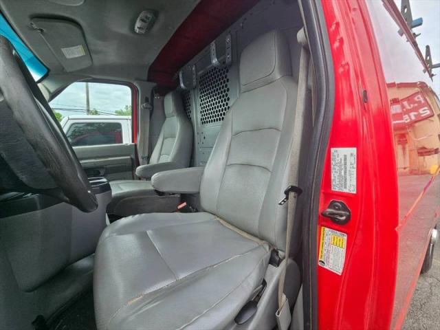 2014 Ford E-350 Super Duty Commercial
