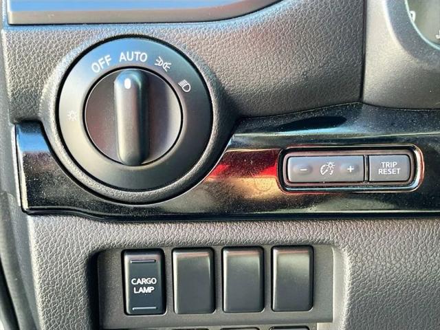 2024 Nissan Titan Crew Cab SV 4x2