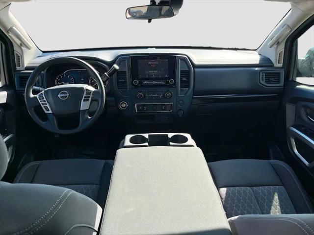 2024 Nissan Titan Crew Cab SV 4x2