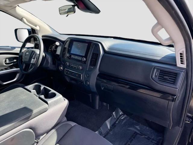 2024 Nissan Titan Crew Cab SV 4x2