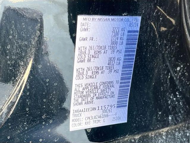2024 Nissan Titan Crew Cab SV 4x2
