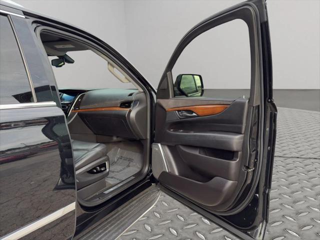 2020 Cadillac Escalade 2WD Standard