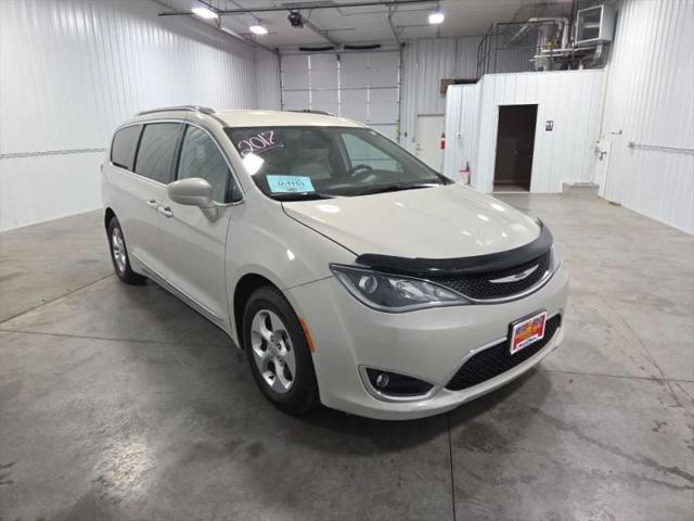 2017 Chrysler Pacifica Touring-L Plus