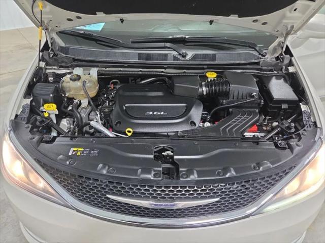 2017 Chrysler Pacifica Touring-L Plus