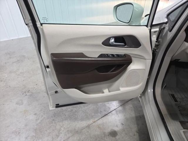 2017 Chrysler Pacifica Touring-L Plus